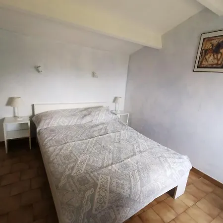 Villa Canaris For 4 With Garden Clim Parking And Sea View Willa Hyères